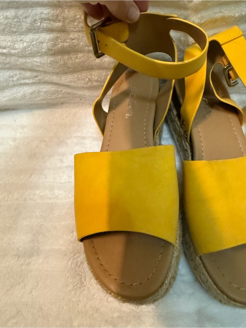 Platform sandals - Picture 2 of 3